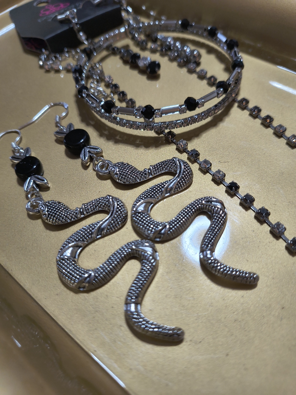 Edgy  Snake Drop Earrings and Black Glam Necklace Set - Curated Trio